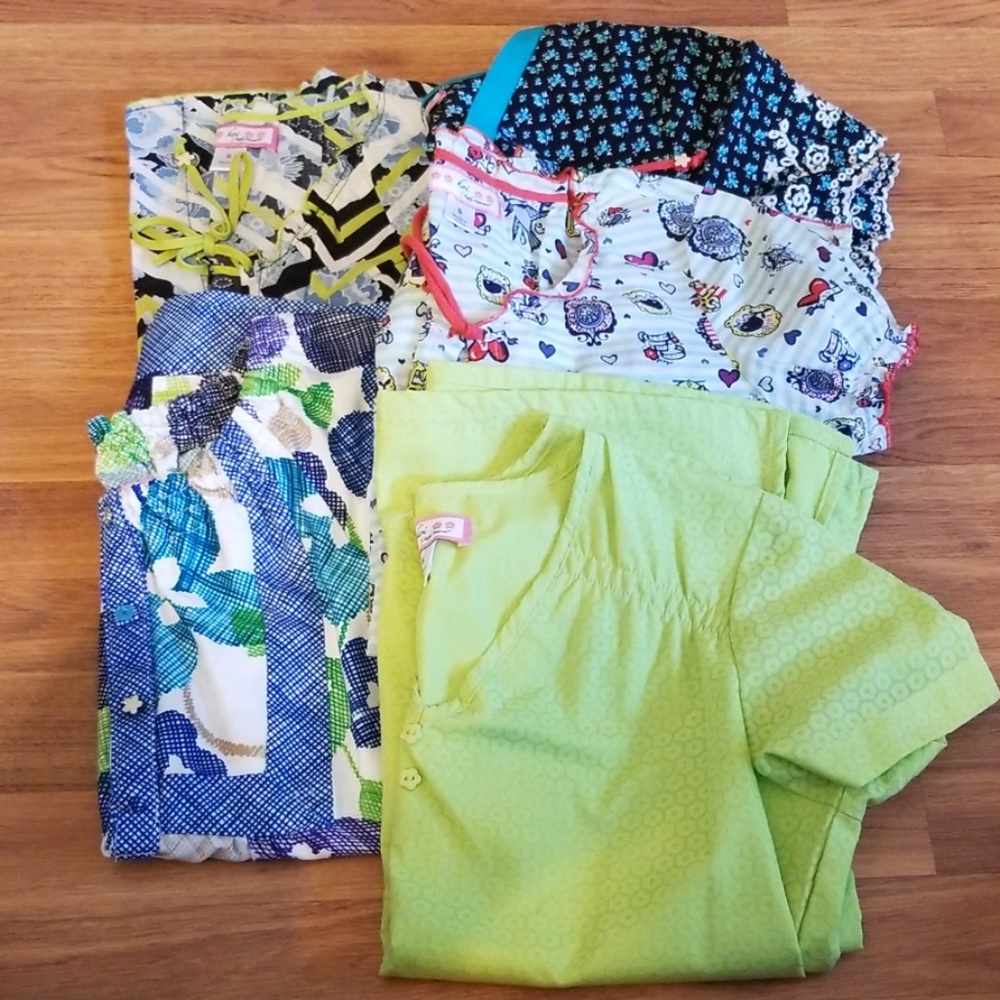 KOI Scrub Top Size Small